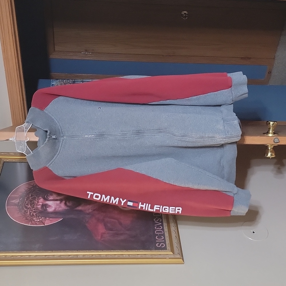 Tommy Hilfiger Zip-Up.